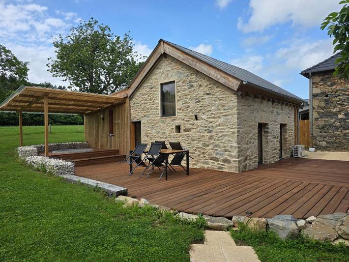 Gîte pour 4 personnes, avec jacuzzi ainsi que jardin et terrasse dans Le Lonzac