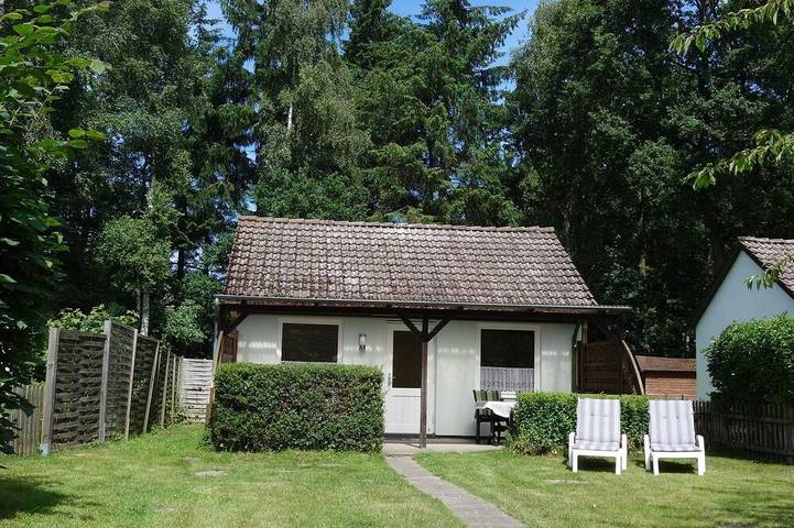 Ferienhaus für 3 Personen, mit Terrasse und Garten in Wisch
