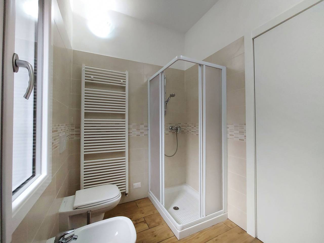 Ganze Wohnung, Minú in Molzano (Corrido), Corrido