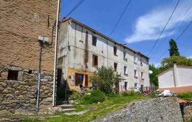 Cottage pour 2 personnes, avec terrasse, animaux acceptés à Lozzi