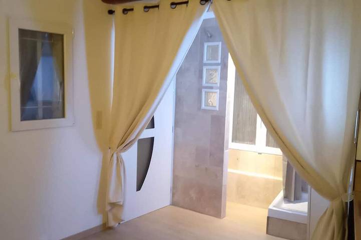 Gîte pour 2 personnes, animaux acceptés à Sainte-Anastasie-sur-Issole - 4