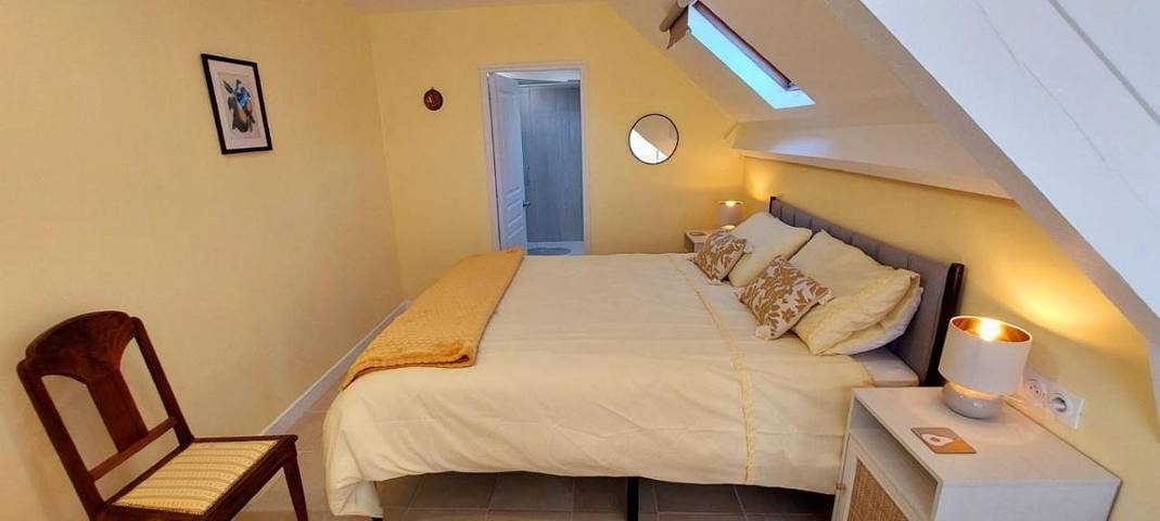 Chambre d’hôte pour 2 personnes, avec jardin ainsi que vue et terrasse, animaux acceptés à Ségur-le-Château - 3