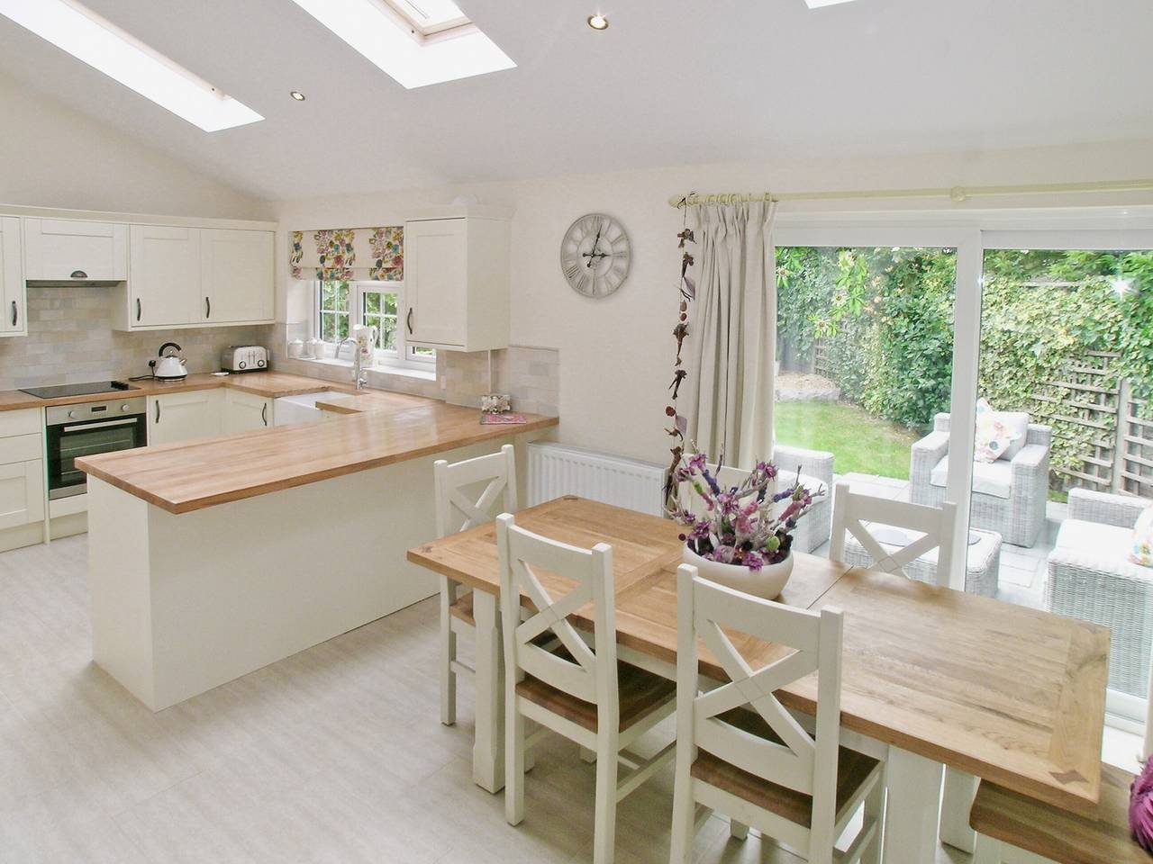 Captain's Cottage - 27888 in Great Yarmouth, The Broads
