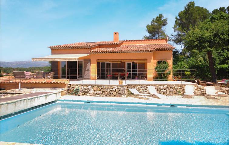 Location de vacances pour 8 personnes, avec jardin ainsi que piscine et terrasse à Roquefort-les-Pins - 4