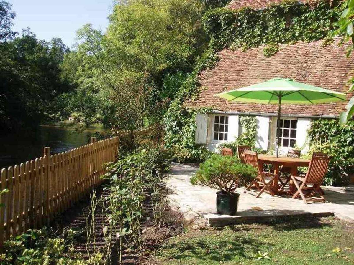 Four-Bedroom House in Vallenay, Saint-Amand-Montrond