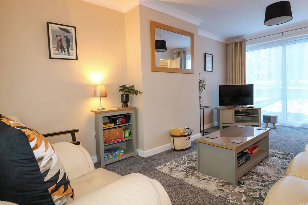 The Lily Pad, family friendly, with a garden in Chesterfield in Chesterfield, Derbyshire