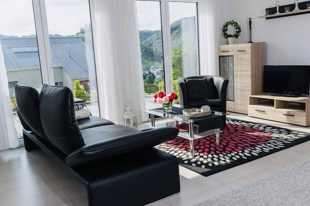 Ganze Wohnung, Ferienwohnung Mosel- und Burgblick, Koblenz-Dieblich in Dieblich, Osteifel