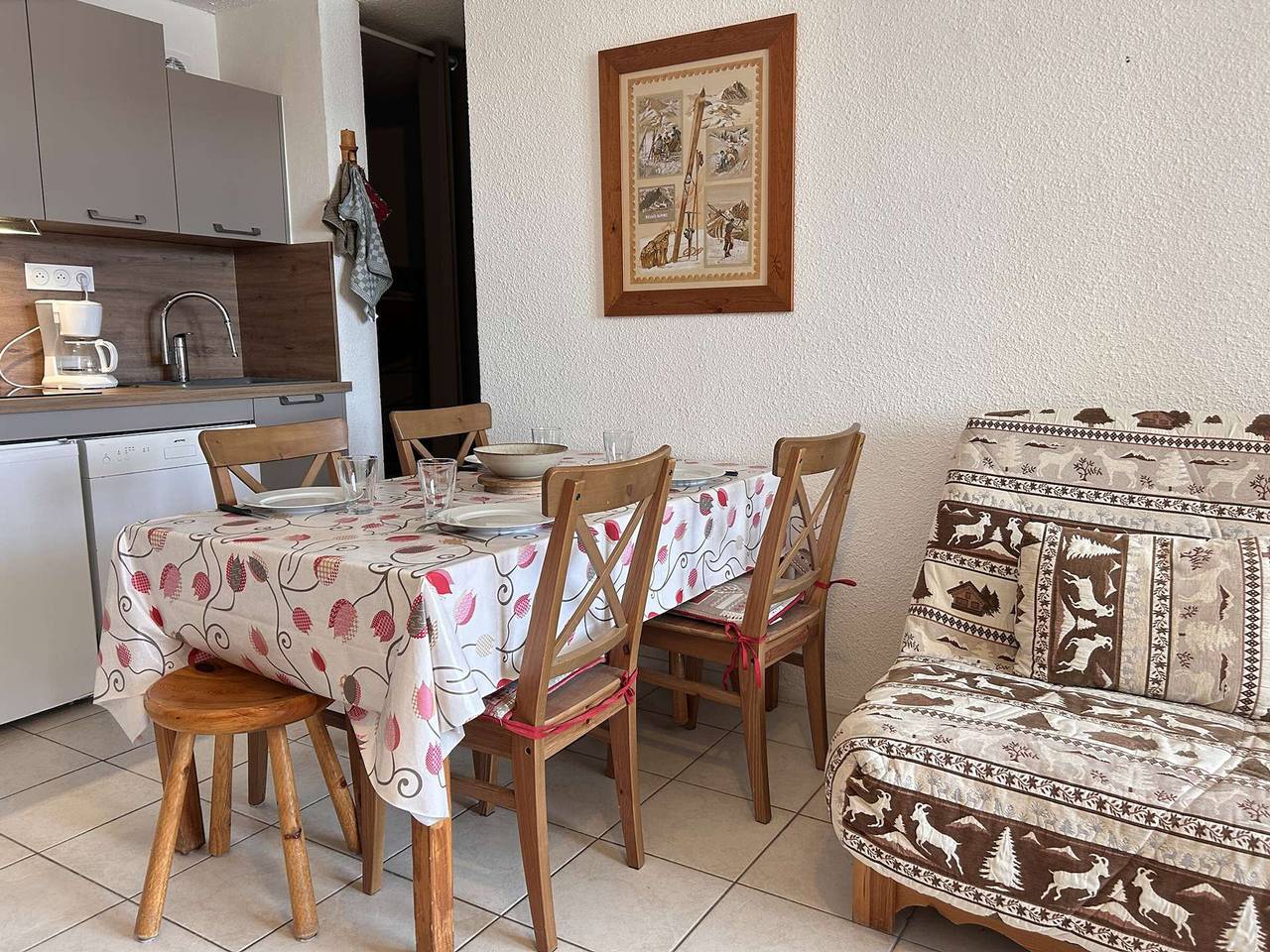 Appartement entier, Appartement à Risoul, balcon, 2 pièces, 6 couchages, parking, animaux admis in Station de Risoul, Risoul