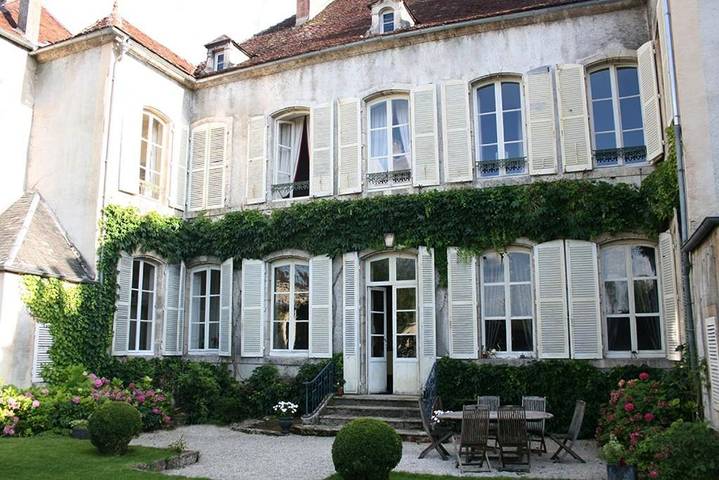 Chambre d’hôte pour 2 personnes, avec Terrasse ainsi que Jardin et Vue dans Molesme