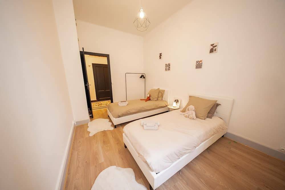 Entire apartment, Cozy 2-bedroom apartment in charming Chambéry perfect for your stay with parking in Chambéry, Chambéry region