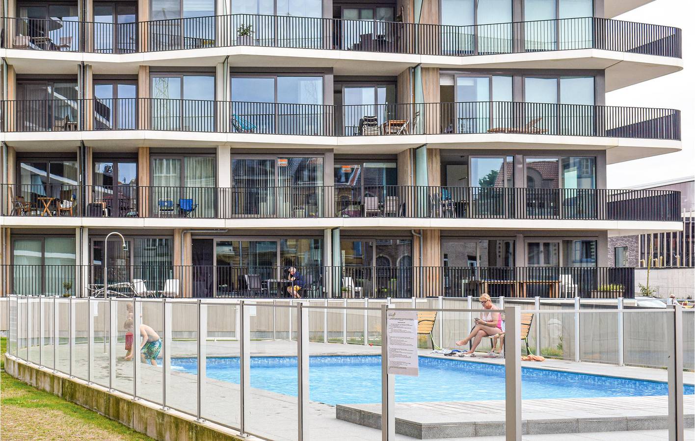 Apartamento vacacional entero, Apartamento de vacaciones para 6 personas con terraza in Ciudad de Ostende, Ostende