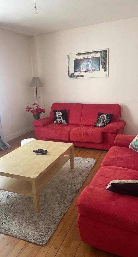 Appartement entier, Three-Bedroom House in Noyon, Oise