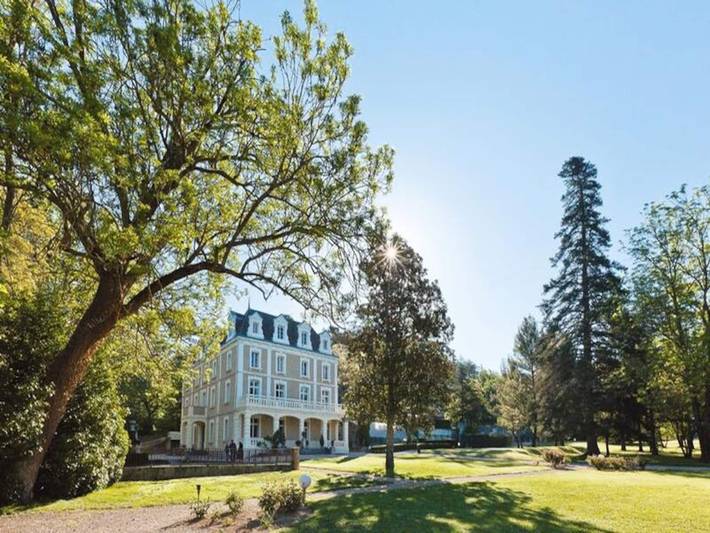 Gîte pour 7 personnes, avec sauna et piscine, animaux acceptés à Gréoux-les-Bains