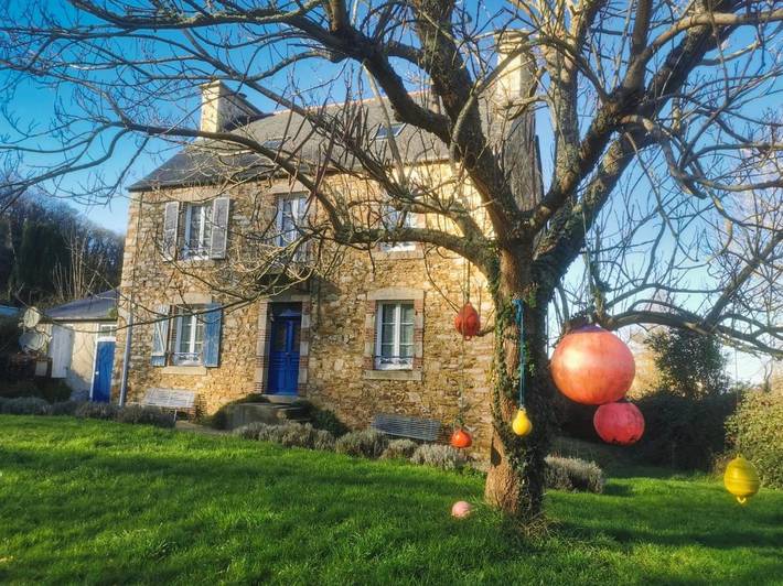 Location de vacances pour 8 personnes, avec Jardin à Saint-Jean-du-Doigt