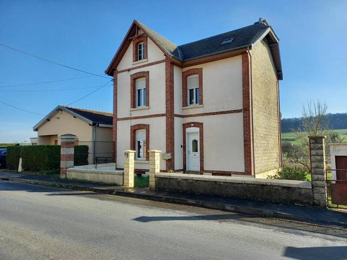 Location de vacances pour 5 personnes, avec jardin et vue dans Nouvion-sur-Meuse