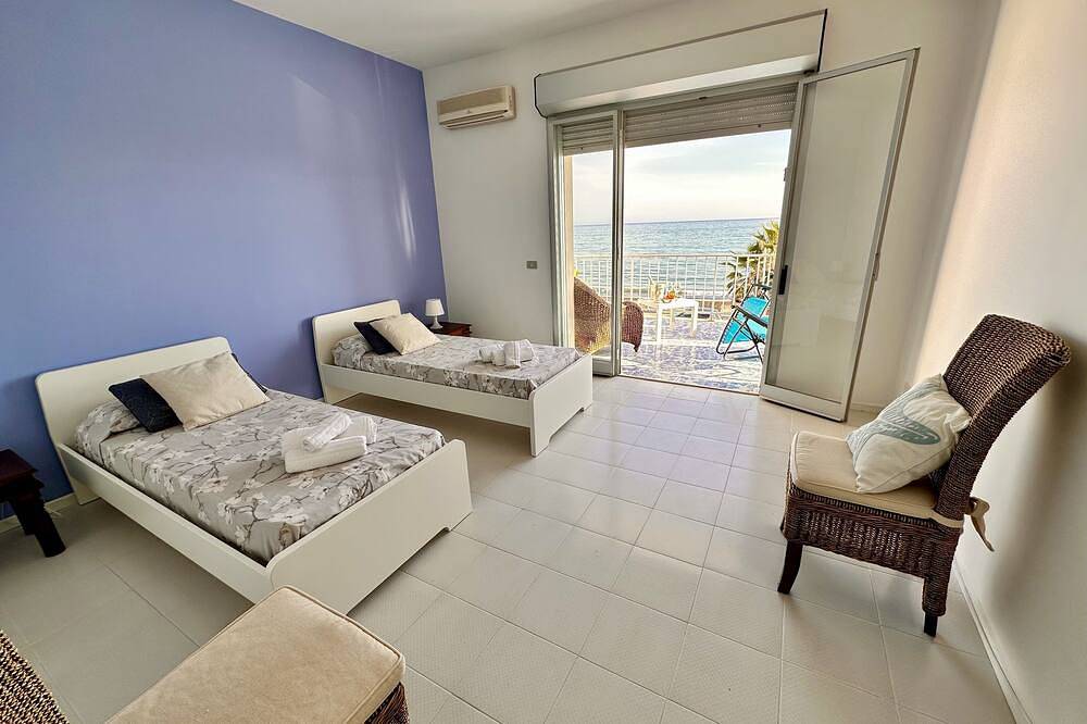 Entire apartment, The terrace by the sea in Sciacca, Agrigento Province