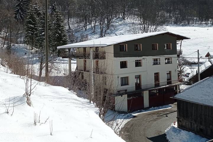Appartement de vacances pour 12 personnes, avec balcon et jardin, animaux acceptés