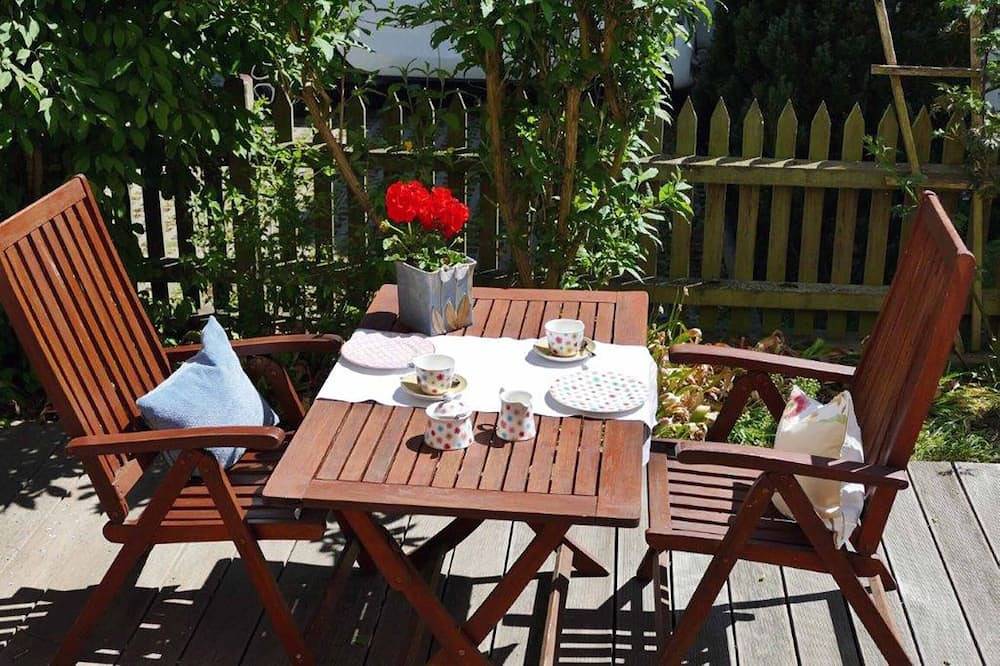 Ganze Wohnung, Ferienwohnung mit möblierter Holzterrasse in Absberg, Fränkisches Seenland