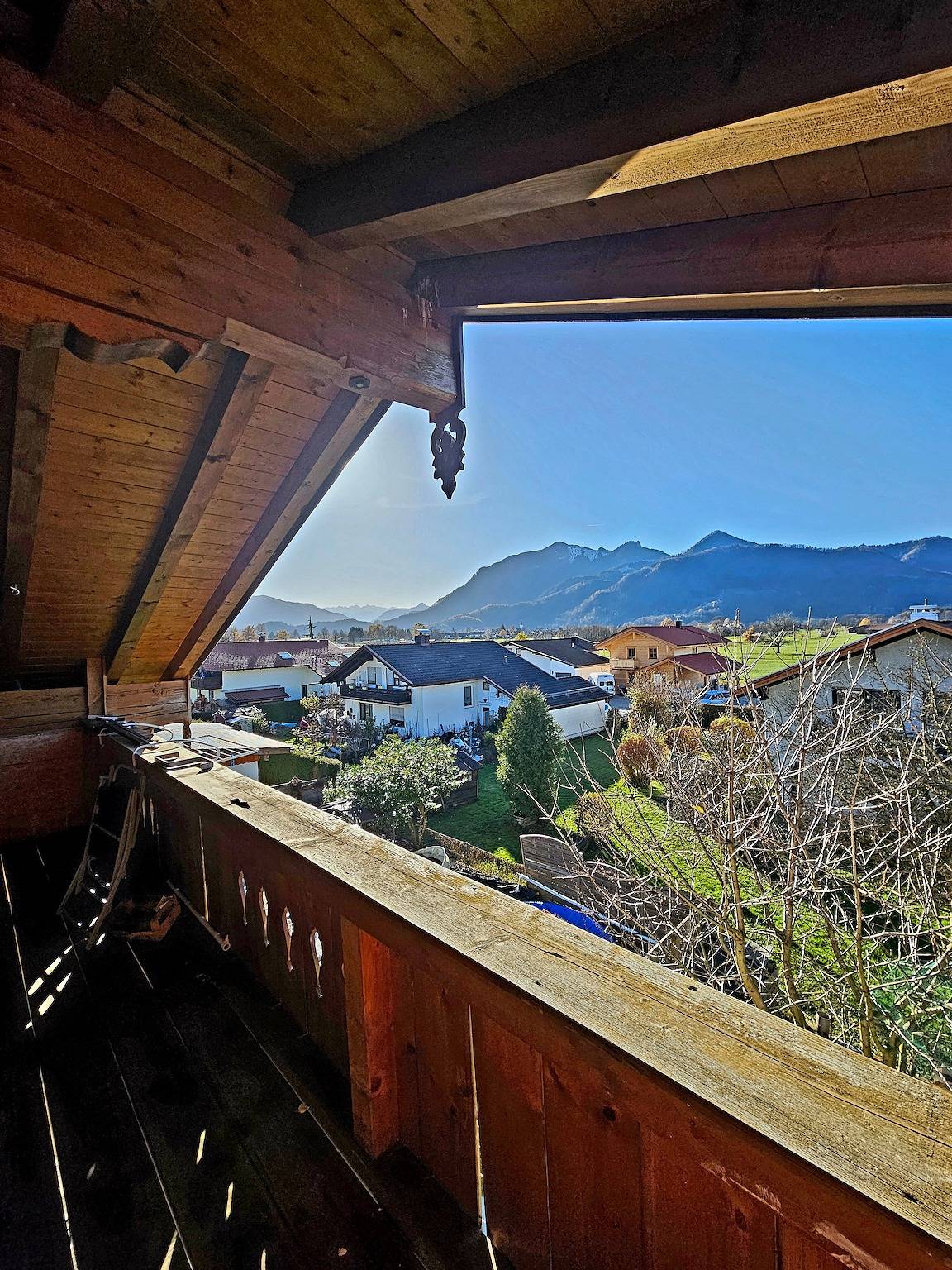 Apartamento entero, Apartamento 'Weitblick Grassau' con vistas a la montaña, balcón y Wi-Fi in Grassau, Lago Chiem