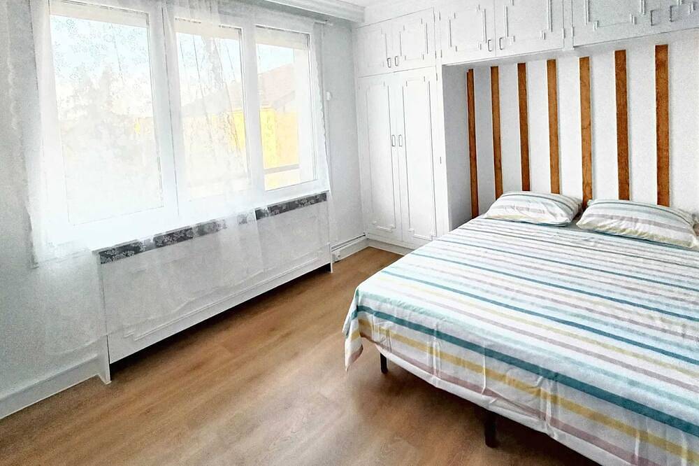Homerez - Maison à Bondy - 10 pers. in Bondy, Seine-Saint-Denis