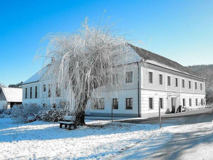 Ferienwohnung für 2 Personen, mit Balkon und Terrasse sowie Garten und Pool