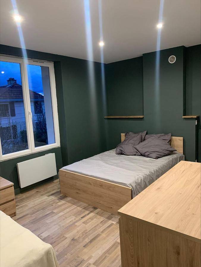 Gîte pour 7 personnes, avec jardin à Damparis - 4