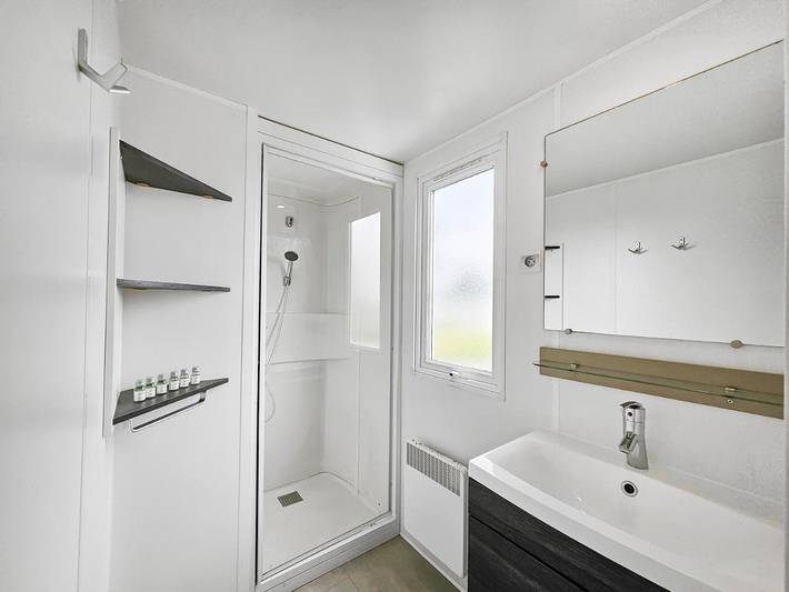 Location de vacances pour 6 personnes, avec jardin ainsi que piscine et jacuzzi à Litteau - 4