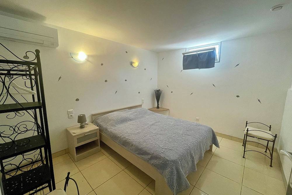 Appartement entier, Porticcio ground floor villa 70 m² 4/5 persons fully Air Conditioned in Porticcio, Grosseto-Prugna