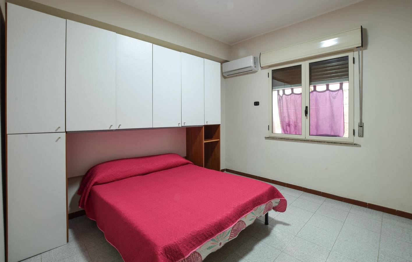 Ganze Ferienwohnung, Rückzugsort mit Meerblick, Pool und Parkplatz, 2,5 km zum Strand in Palmi, Reggio Calabria Provinz