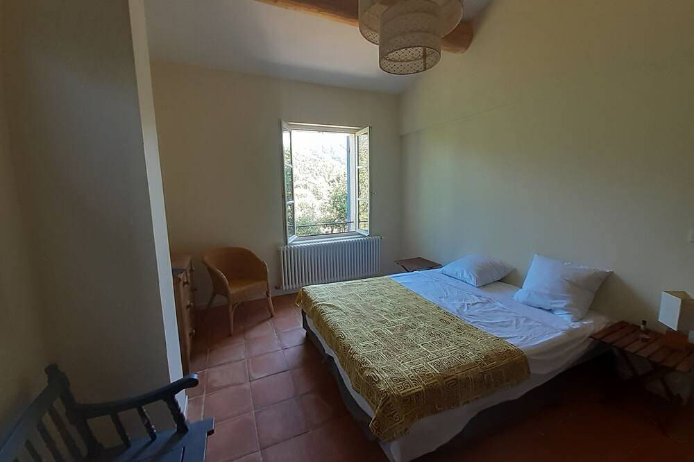 Maison à la campagne avec piscine in Mazaugues, Région de Brignoles