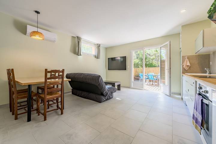 Ganze Wohnung, Ferienwohnung für 5 Personen mit Pool in Roussillon, Regionaler Naturpark Luberon