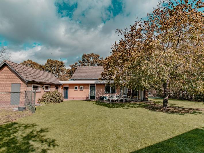 Ferienhaus für 12 Personen, mit Whirlpool und Terrasse sowie Garten in Diessen