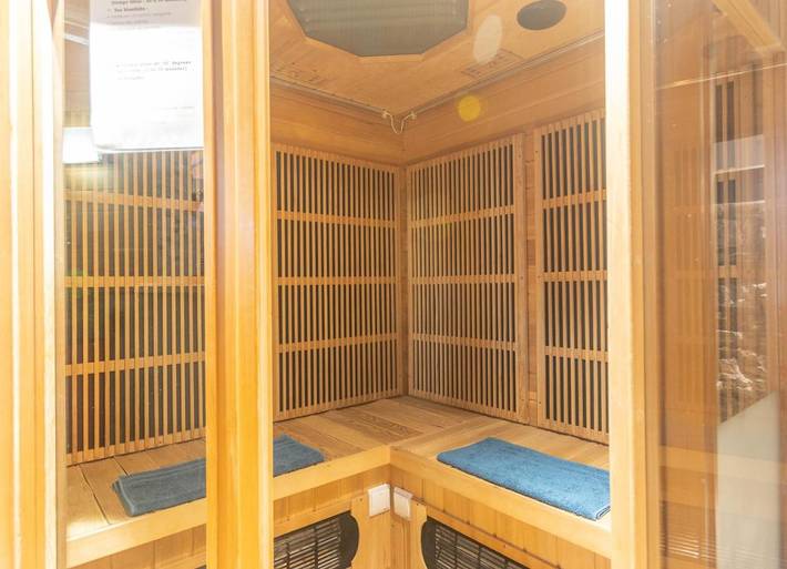 Gîte pour 4 personnes, avec terrasse et sauna ainsi que jacuzzi et piscine, animaux acceptés dans Polleur - 4