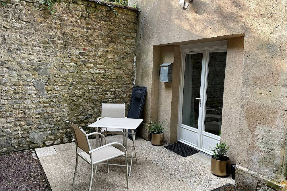 Quiet, small house with terrace, in the center of Bayeux in Bayeux, Bayeux en omgeving