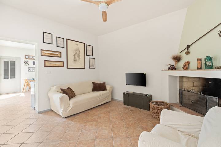 Maison de vacances 'I Tre Nuraghi' avec vue sur les montagnes, Wi-Fi et climatisation in Tresnuraghes, Planargia