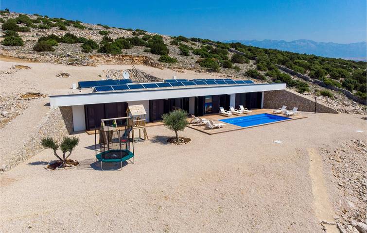 Encantador apartamento de 2 dormitorios con piscina y terraza, a 200 m de la costa in Pag Ciudad, Pag