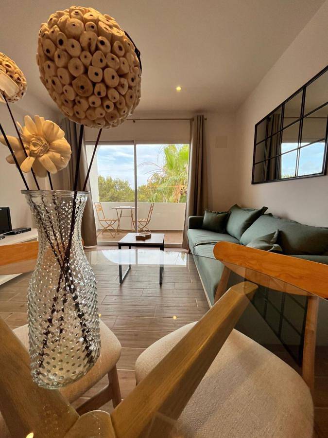 Apartamento para 5 personas, con Balcón y Terraza además de Jardín y Piscina en Es Pujols