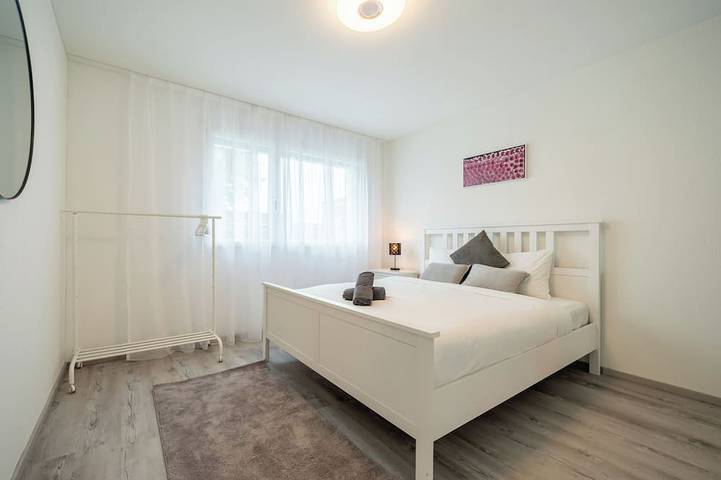 Modern Swiss Apt | spacious garden + parking + hi-speed wifi in Safenwil, Aargau-Basel
