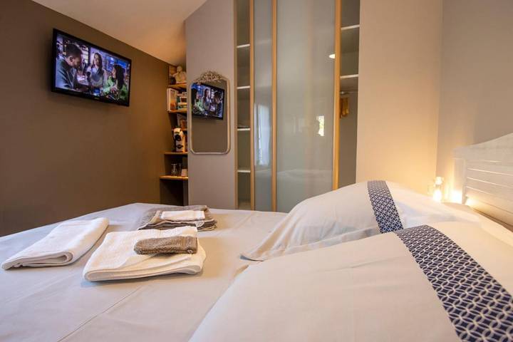 Chambre d’hôte pour 4 personnes, avec Terrasse ainsi que Jardin et Vue à Les Herbiers - 3