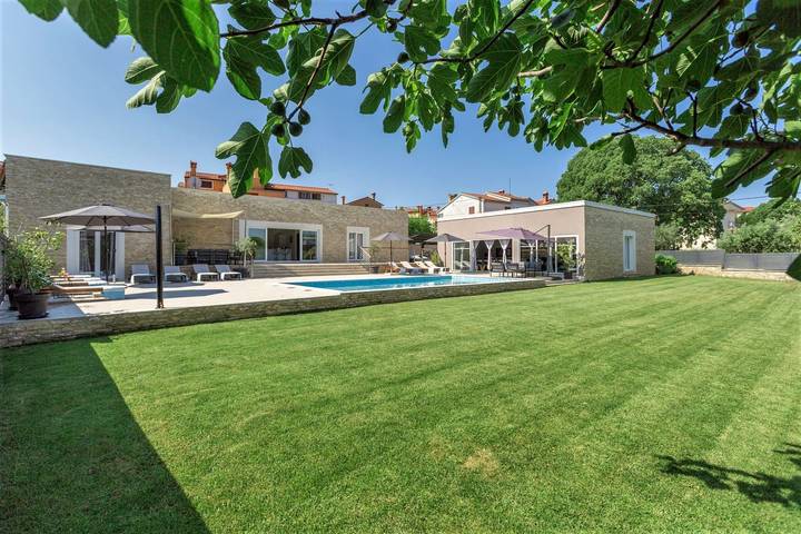 Villa für 12 Personen, mit Pool und Garten - 1