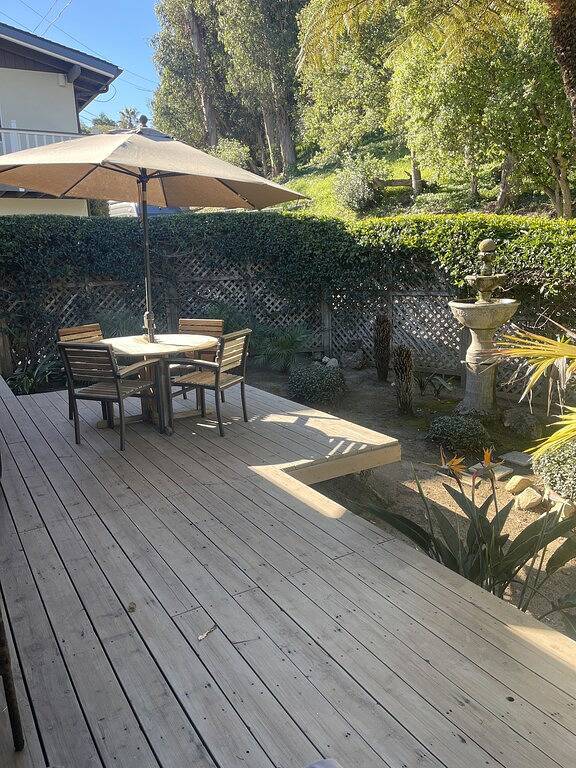 Zen Cottage Hideaway - 1 mile from the Beach, and 1 mile from Downtown... in Santa Barbara, Santa Barbara County