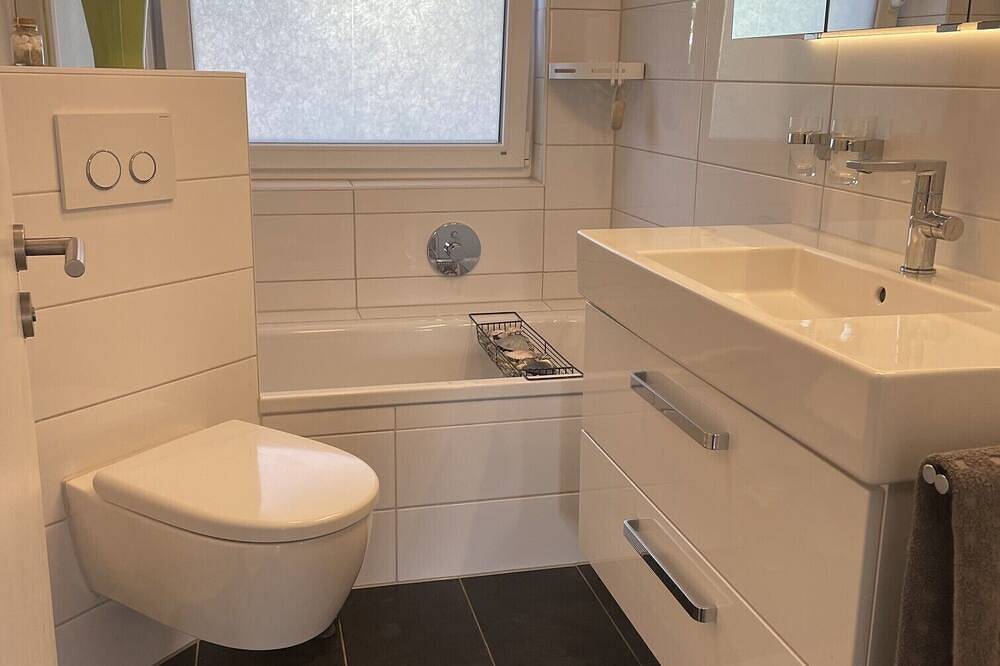 Ganze Wohnung, Erlachoase: Urlaub am Wald – Terrasse, Waldspaziergänge & Yoga in Leinfelden-Echterdingen, Landkreis Esslingen