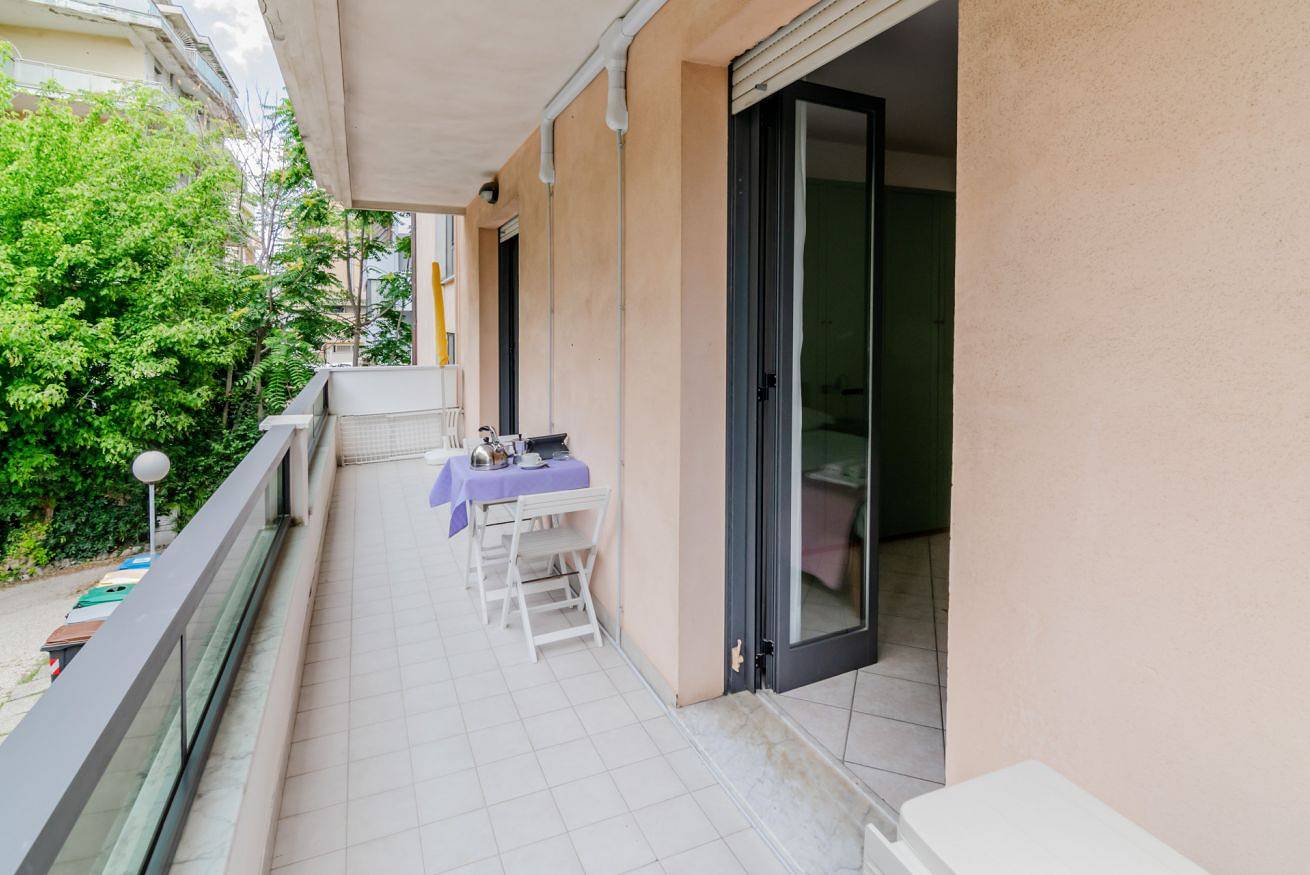 Apartamento entero, Guesthost - Seaside Sanctuary with balcony and parking in Rímini, Provincia de Rimini