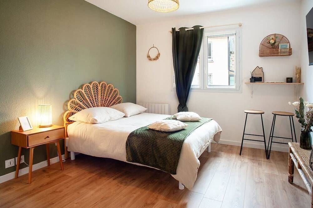 Entire apartment, \"Le nid Briochin\", studio au coeur de Saint-Brieuc in Saint-Brieuc, Côte de Goëlo