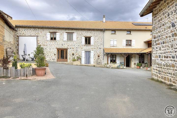 Gîte pour 3 personnes, avec Terrasse dans Trades