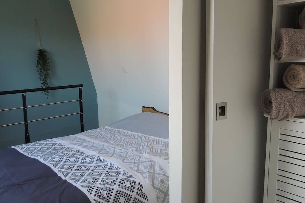 Entire apartment, Independent studio, ideal for business men or women or couples in Villeneuve-d'Ascq, Lille region