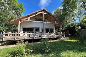 Maison de campagne pour 8 personnes, avec terrasse à Doucier