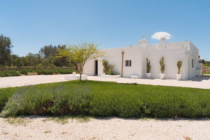 Lamia Già with Private Pool in San Michele Salentino, Salento