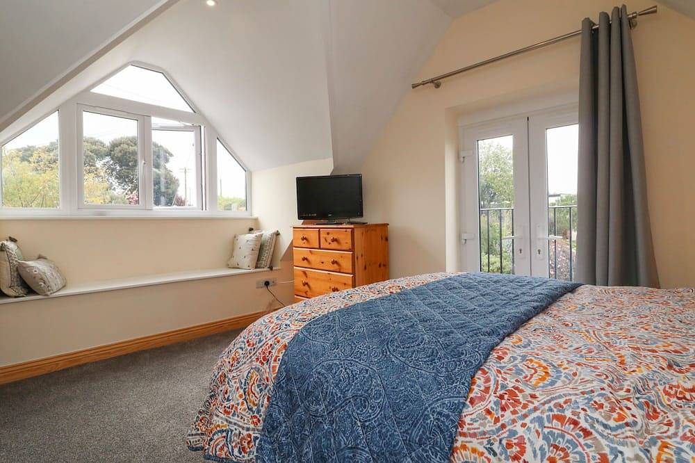 Hill Coach House, pet friendly, country holiday cottage in Watchet in Watchet, Somerset