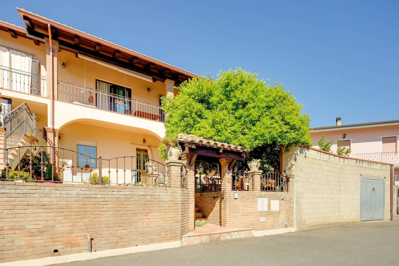 Maison de vacances 'Casa Rosa' avec vue sur les montagnes, Wi-Fi et climatisation in Fluminimaggiore, Costa Verde (Sardaigne)